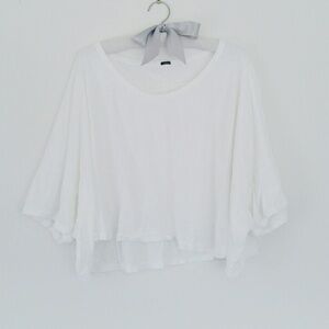 *For Sam* BRANDY MELVILLE // White Oversized Crop Top